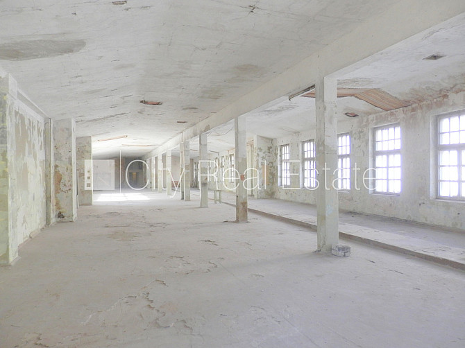 Fasādes māja, slēgts pagalms, vieta vairākām automašīnām, apsargāta teritorija, Rīga - foto 1