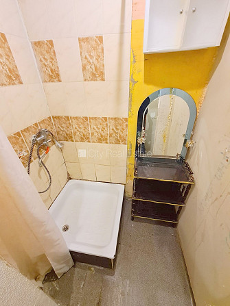 Pagalma ēka, slēgts pagalms, ieeja no pagalma, logi vērsti uz pagalma pusi, viena istaba Rīga - foto 11