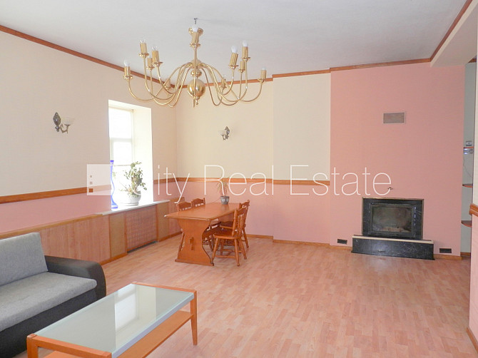 Fasādes māja, slēgts pagalms, bezmaksas stāvvieta pagalmā, ieeja no pagalma, kāpņu telpa Rīgas rajons - foto 3