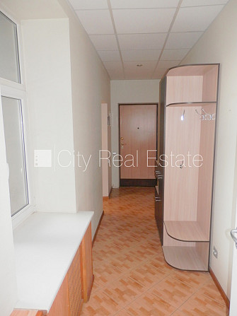 Fasādes māja, slēgts pagalms, bezmaksas stāvvieta pagalmā, ieeja no pagalma, kāpņu telpa Rīgas rajons - foto 13