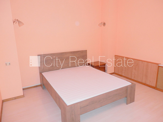 Fasādes māja, slēgts pagalms, bezmaksas stāvvieta pagalmā, ieeja no pagalma, kāpņu telpa Rīgas rajons - foto 14