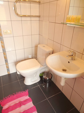 Šo dzīvokli izīrē pa diennaktīm (īstermiņa īre), īres cena sludinājumā norādīta par Rīga - foto 16