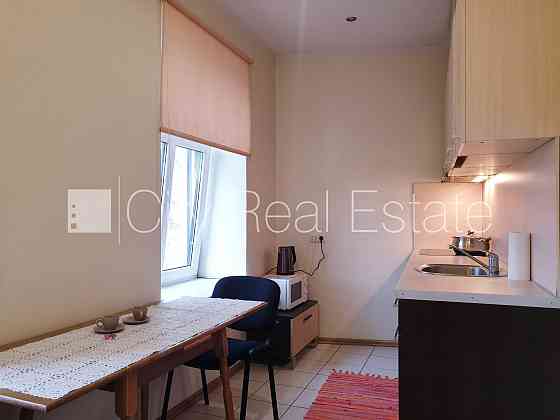 Здание во дворе, реновированный дом, закрытый двор, вход с улицы и со двора, лифт, Рижский район