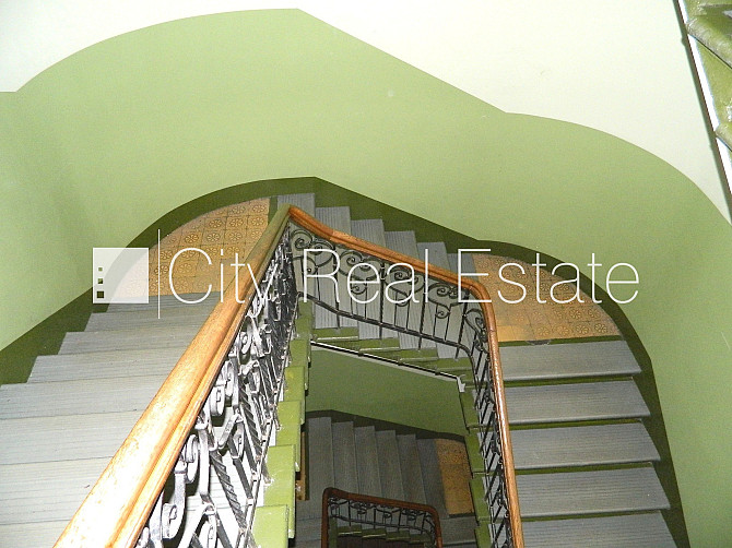 Фасадный дом, реновированный дом, вход с улицы, лифт, лестничная клетка после Рига - изображение 14