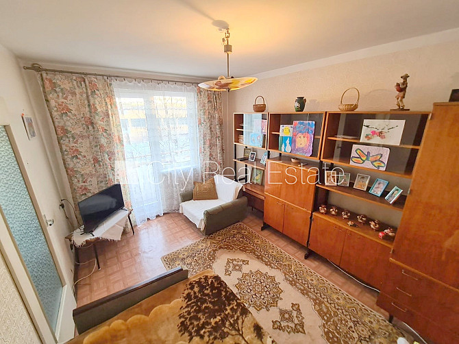 Фасадный дом, вход со двора, лифт, лестничная клетка после косметического Рига - изображение 2