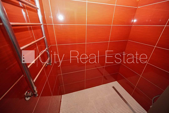 Здание во дворе, реновированный дом, вход со двора, сауна, окна выходят во двор, Рига - изображение 14