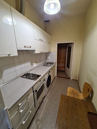 Фасадный дом, реновированный дом, вход со двора, лестничная клетка после Рига - изображение 2