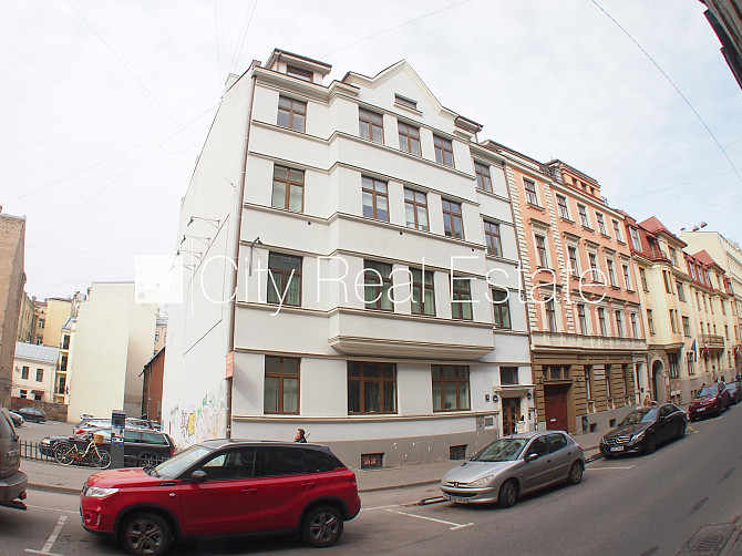 Проект - Skolas 9 (Сколас 9), фасадный дом, реновированный дом, вход с улицы, лестничная Рига - изображение 17