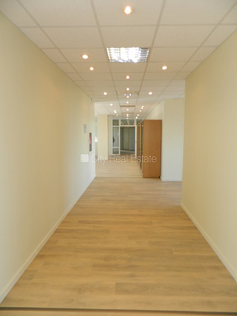 Фасадный дом, благоустроенная озеленённая территория, места для нескольких Рига - изображение 6