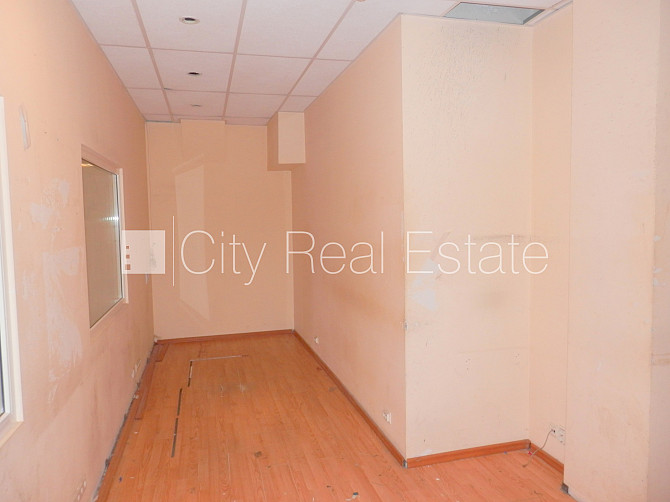 Fasādes māja, slēgta teritorija, vieta vairākām automašīnām, apsargāta teritorija, objektu Rīga - foto 17