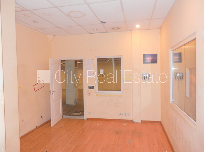 Fasādes māja, slēgta teritorija, vieta vairākām automašīnām, apsargāta teritorija, objektu Rīga - foto 18