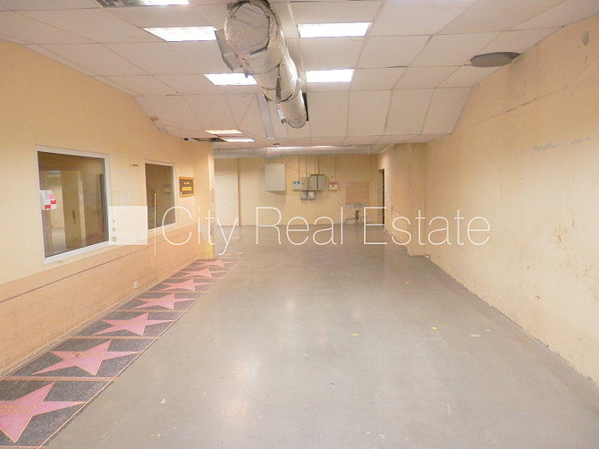 Fasādes māja, slēgta teritorija, vieta vairākām automašīnām, apsargāta teritorija, objektu Rīga - foto 13