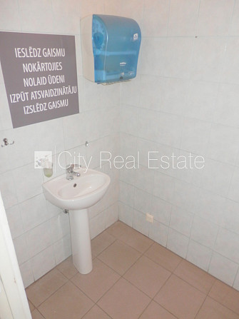 Fasādes māja, slēgta teritorija, vieta vairākām automašīnām, apsargāta teritorija, objektu Rīga - foto 19