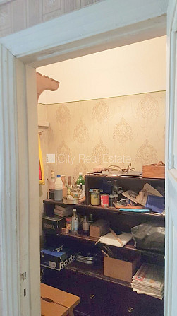 Zeme īpašumā, fasādes māja, slēgts pagalms, iežogota teritorija ar koka sētu, ieeja no Rīga - foto 19