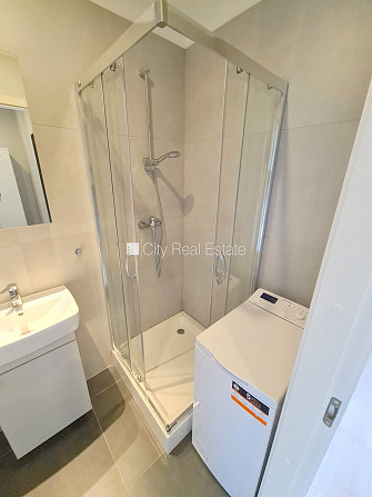 Фасадный дом, реновированный дом, закрытый двор, вход с улицы и со двора, Рига - изображение 11