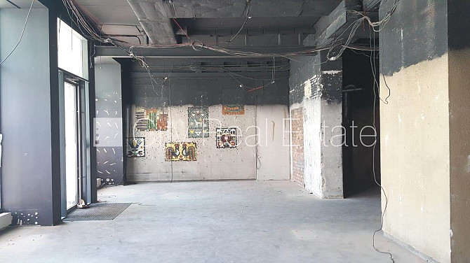 Фасадный дом, реновированный дом, вход с улицы, окна выходят на улицу, система Рига - изображение 17