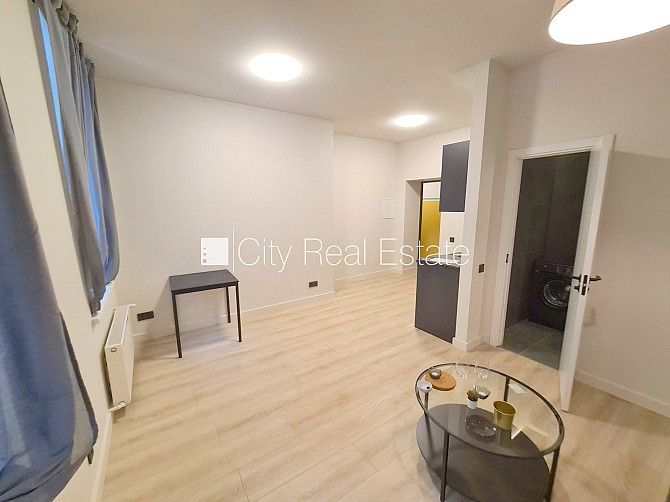 Фасадный дом, реновированный дом, закрытый двор, вход с улицы и со двора, Рига - изображение 7