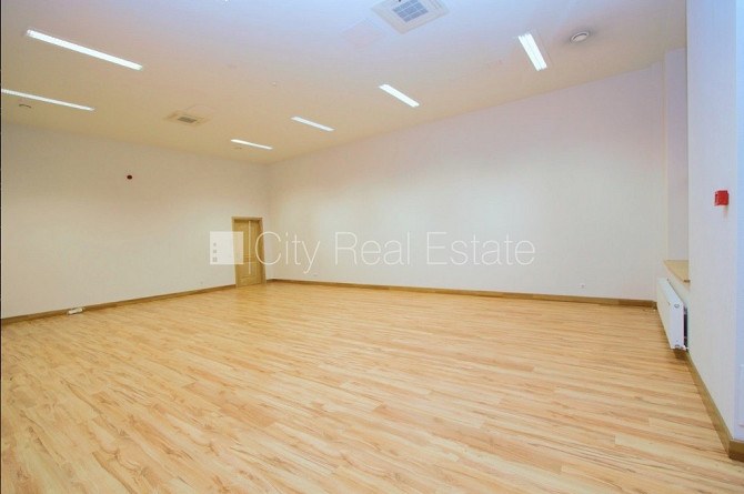 Renovēta māja, viena kvadrātmetra apsaimniekošanas maksa mēnesī  2.85 EUR, apsargāta Rīga - foto 3