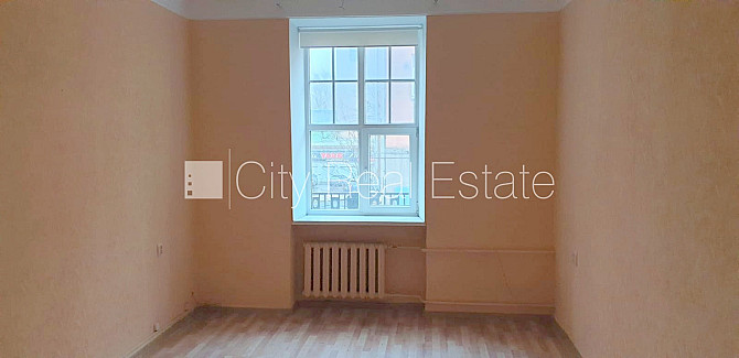 Fasādes māja, renovēta māja, ieeja no ielas, ir lifts, kāpņu telpa pēc kapitālā remonta, Rīga - foto 3