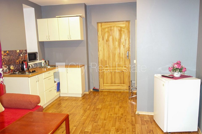 Pagalma māja, renovēta māja, ieeja no pagalma, logi vērsti uz pagalma pusi, guļamistabu skaits Rīga - foto 1