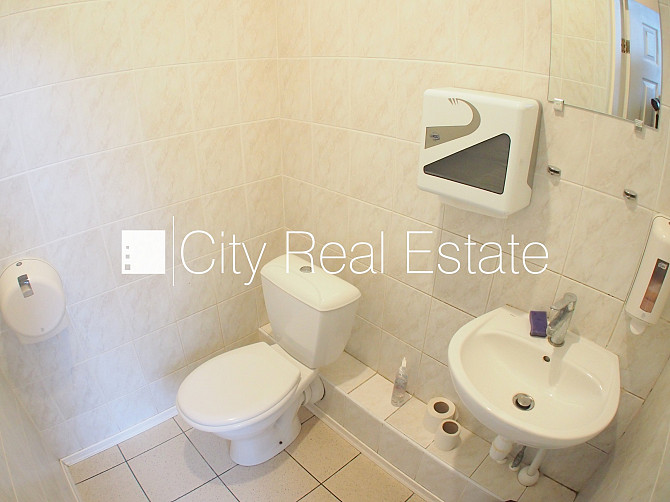 Fasādes māja, restaurēta māja, ieeja no ielas un pagalma, ir lifts, istabas izolētas, viena Rīga - foto 11