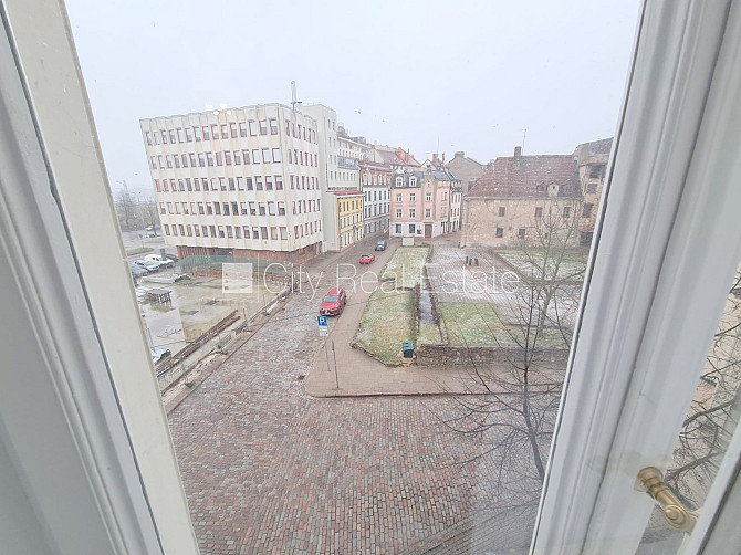 Fasādes māja, renovēta māja, ieeja no ielas, kāpņu telpa pēc kapitālā remonta, logi Rīga - foto 6