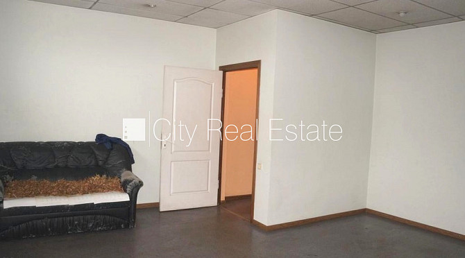 Slēgta teritorija, iežogota teritorija ar betona paneļu sētu, iebrauktuves vārtu augstums 4 m, Rīga - foto 9