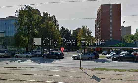 Вход с улицы, разрешён эскизный проект, разрешено строить 10-12-этажное здание, Рига