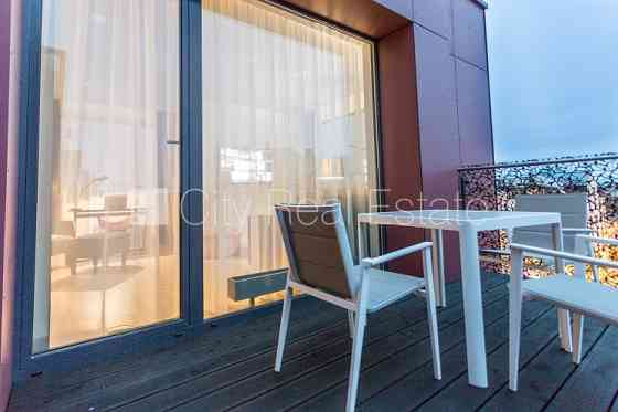 Эта квартира сдается в аренду посуточно (краткосрочная аренда), стоимость аренды Rīga