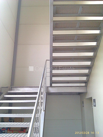 Pagalma ēka, labiekārtota apzaļumota teritorija, vieta vairākām automašīnām, apsargāta Rīgas rajons - foto 4