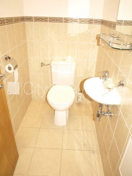 Fasādes māja, renovēta māja, slēgts pagalms, ir lifts, kāpņu telpa pēc kapitālā remonta, Rīga - foto 16