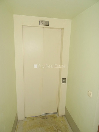 Fasādes māja, renovēta māja, slēgts pagalms, ir lifts, kāpņu telpa pēc kapitālā remonta, Rīga - foto 19