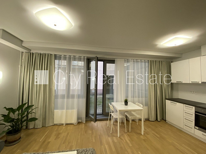 Projekts - Kalpaka Park Residence, fasādes māja, renovēta māja, objektu apsargā fiziskā Rīga - foto 2