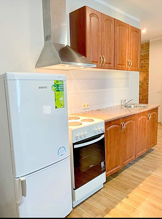 Fasādes māja, renovēta māja, slēgts pagalms, ieeja no ielas, kāpņu telpa pēc kosmētiskā Rīga - foto 2