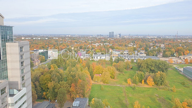 Jaunceltne, slēgts pagalms, teritorijas iebrauktuves vārti aprīkoti ar automatizētu Rīga - foto 6