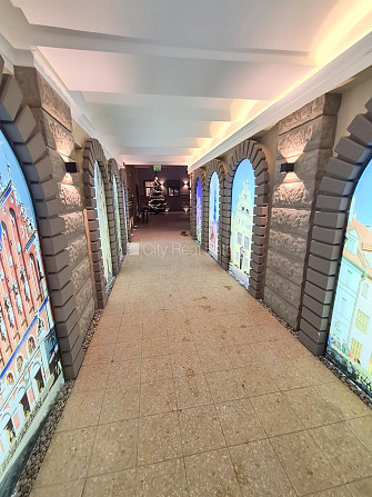 Pagalma ēka, renovēta māja, ieeja no ielas un pagalma, ir lifts, kāpņu telpa pēc kapitālā Rīga - foto 15