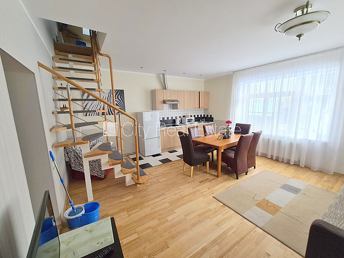 Fasādes māja, renovēta māja, labiekārtots apzaļumots pagalms, slēgts pagalms, teritorijas Jūrmala - foto 3