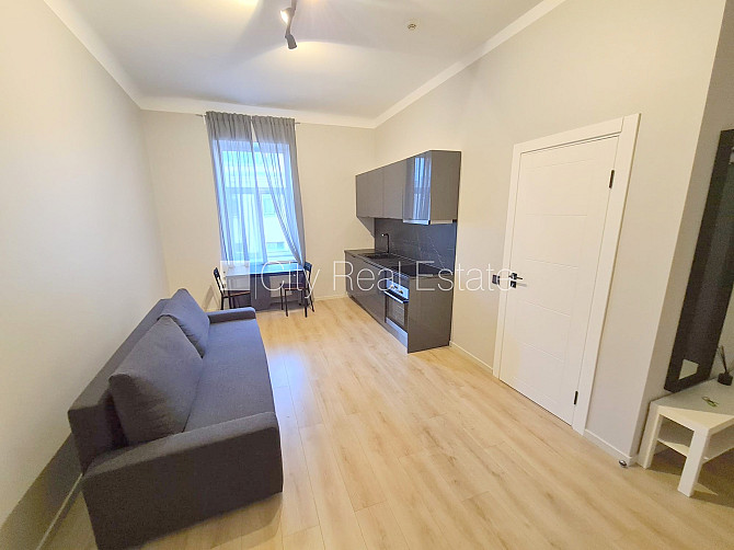 Fasādes māja, renovēta māja, slēgts pagalms, ieeja no ielas un pagalma, ir lifts, kāpņu Rīga - foto 1