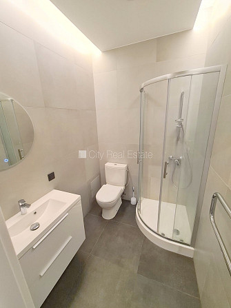 Fasādes māja, renovēta māja, slēgts pagalms, ieeja no ielas un pagalma, ir lifts, kāpņu Rīga - foto 10