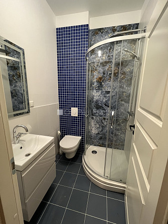 Fasādes māja, renovēta māja, bruģēts piebraucamais ceļš, iespēja nomāt autostāvvietu, Rīga - foto 8