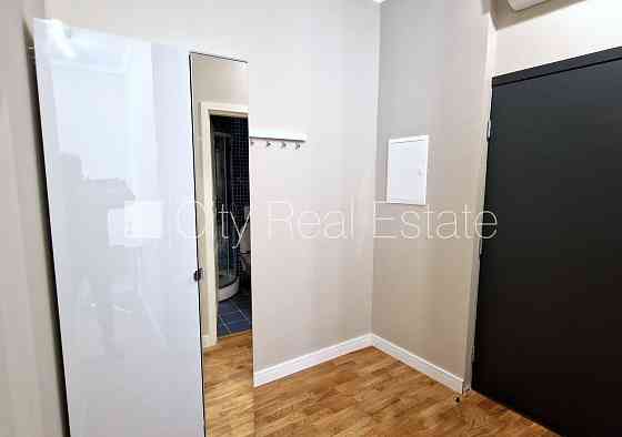 Фасадный дом, реновированный дом, благоустроенная озеленённая территория, Рига