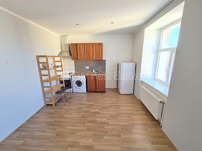 Fasādes māja, renovēta māja, slēgts pagalms, ieeja no ielas un pagalma, kāpņu telpa pēc Rīga - foto 3