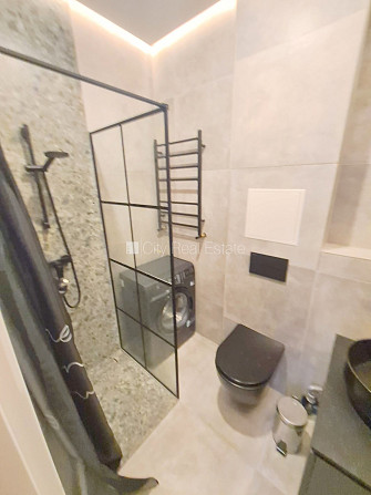 Fasādes māja, renovēta māja, slēgts pagalms, ieeja no ielas un pagalma, kāpņu telpa pēc Rīga - foto 15