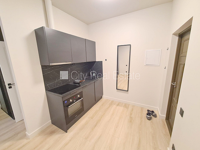 Fasādes māja, renovēta māja, slēgts pagalms, ieeja no ielas un pagalma, kāpņu telpa pēc Rīga - foto 8