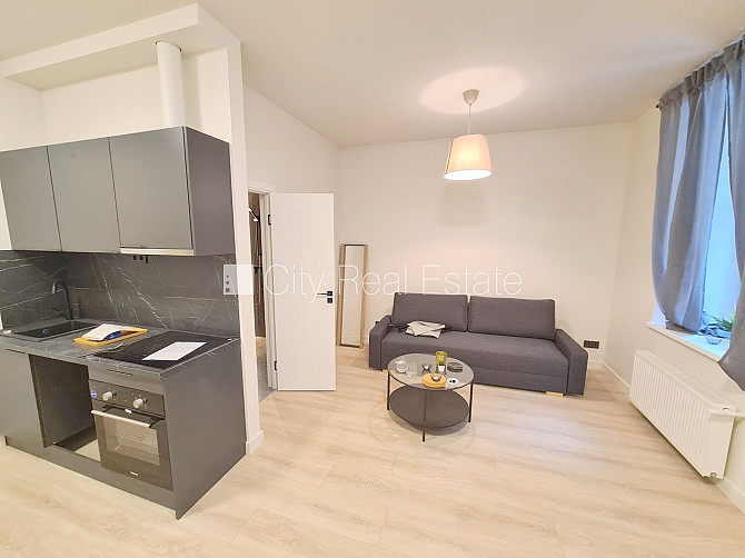 Фасадный дом, реновированный дом, закрытый двор, вход с улицы и со двора, Рига - изображение 5