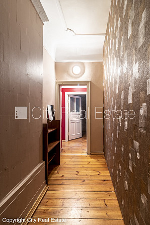 Pagalma māja, renovēta māja, slēgts pagalms, ieeja no pagalma, kāpņu telpa pēc kosmētiskā Rīga - foto 6