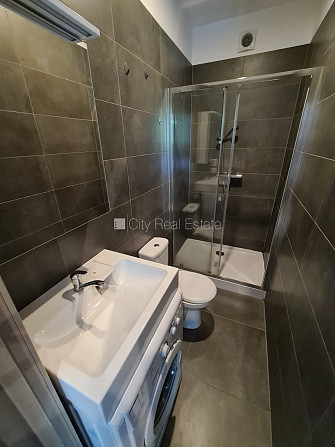 Fasādes māja, renovēta māja, slēgts pagalms, ieeja no ielas, kāpņu telpa pēc kapitālā Rīga - foto 14