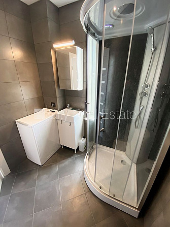 Renovēta māja, slēgts pagalms, ieeja no ielas, ir lifts, kāpņu telpa pēc kapitālā remonta, Rīga - foto 7