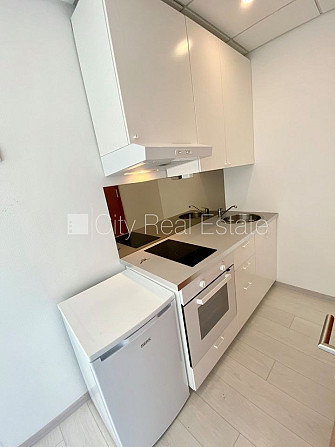 Renovēta māja, slēgts pagalms, ieeja no ielas, ir lifts, kāpņu telpa pēc kapitālā remonta, Rīga - foto 4