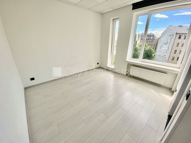 Renovēta māja, slēgts pagalms, ieeja no ielas, ir lifts, kāpņu telpa pēc kapitālā remonta, Rīga - foto 3